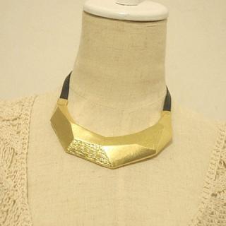 Fashion and Stylish Geometrical Shape Pendant Necklace