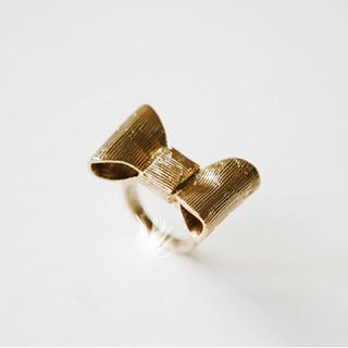 Retro Style and Ladylike Bowknot Embellished Finger Ring For Women