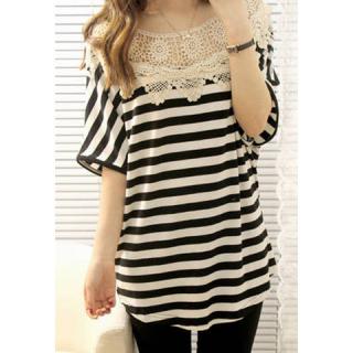 Ladylike Jacquard Scoop Neck Stripes Women's T-Shirt
