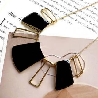 Gorgeous Style Openwork Square Shape Pendant Necklace