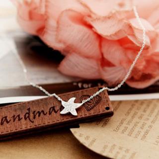 Sweet Style Rhinestone Embellished Starfish Shape Pendant Necklace