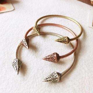 Retro Punk Style Arrows Shape Bracelet For Women