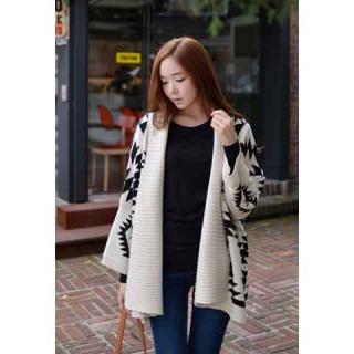 Morden Style Loose-Fitting Roman Geometric Pattern Batwing Sleeve Knitting Women's Sweater