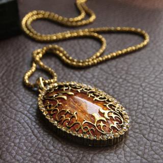 Sweet Fashion Style Amber Oval Shape Pendant Design Women's Necklace