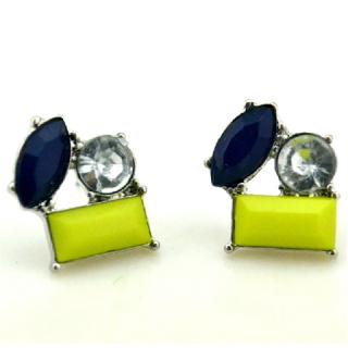 Pair of Exquisite Fashion Gemstone Embellished Women's Earrings