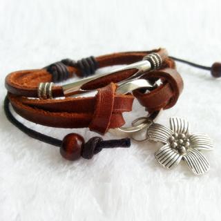 Exquisite Alloy Flower Pendant Multi-Layered Cowhide Women's Bracelet